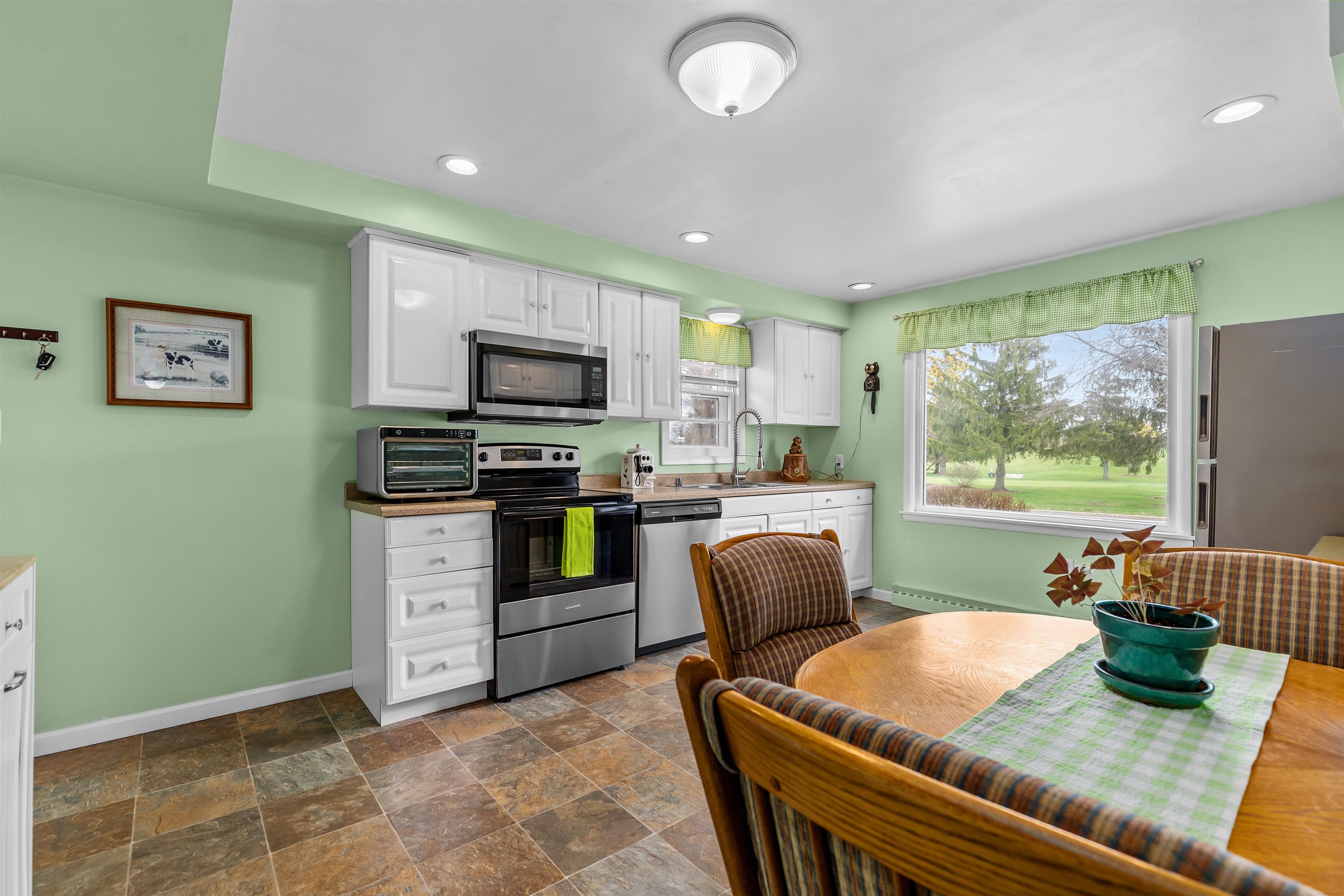 1911 South Carpenter Street Appleton, WI 54915 - Photo 6 of 32