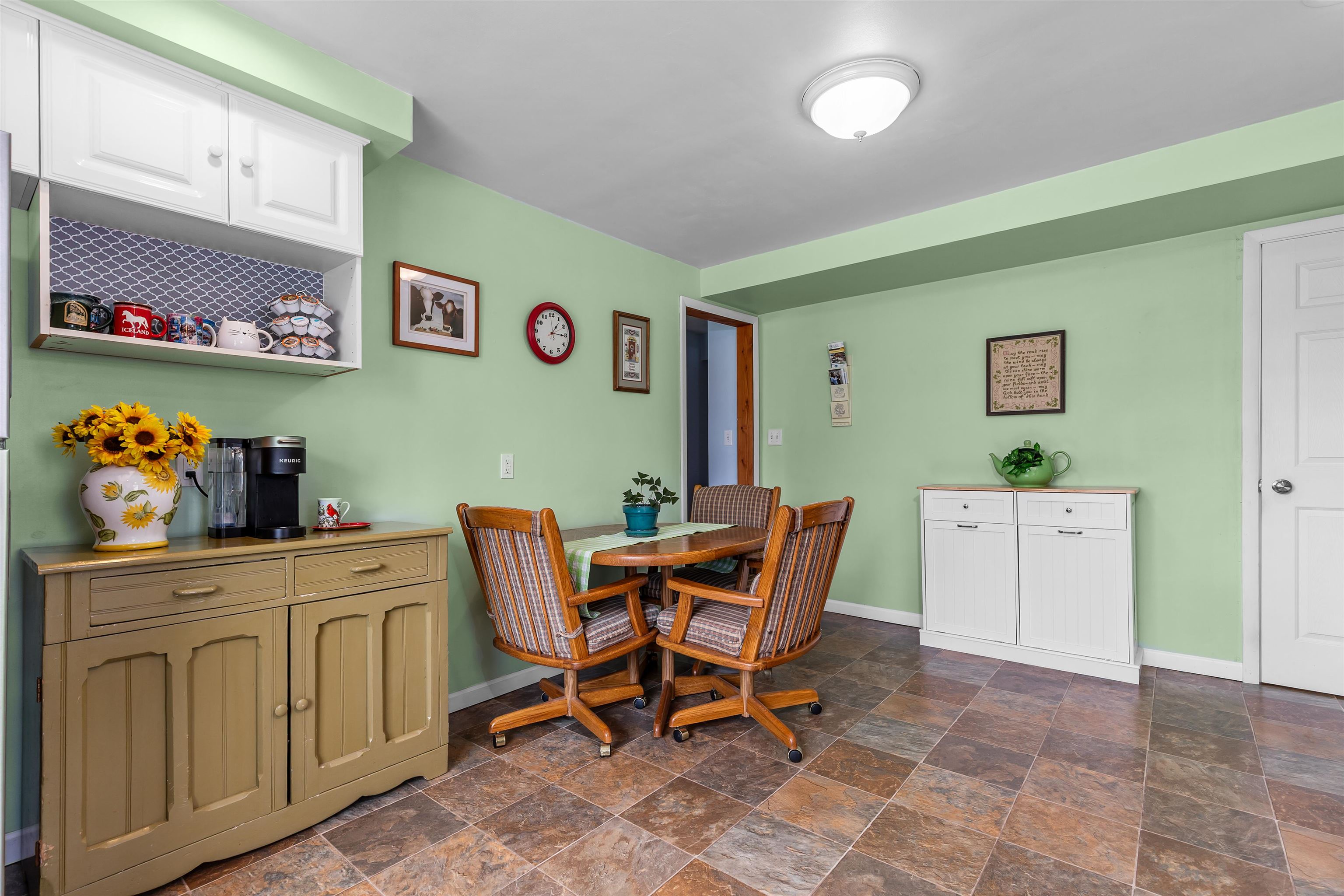 1911 South Carpenter Street Appleton, WI 54915 - Photo 9 of 32
