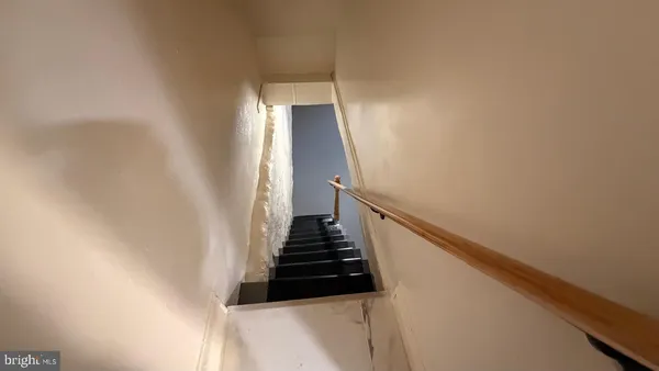 a view of entryway and hall