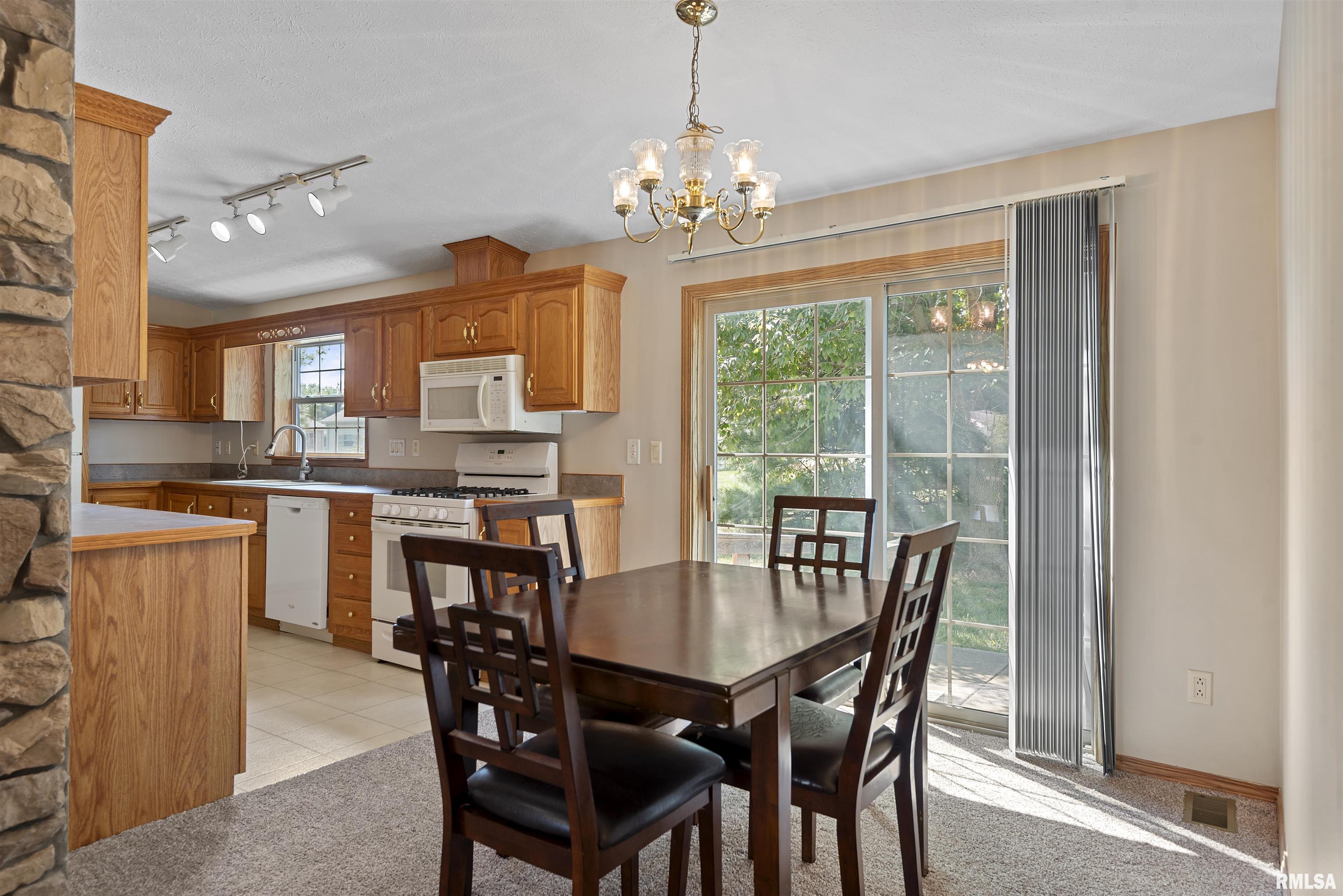 2800 Vía Rosso Springfield, IL 62703 - Photo 11 of 37