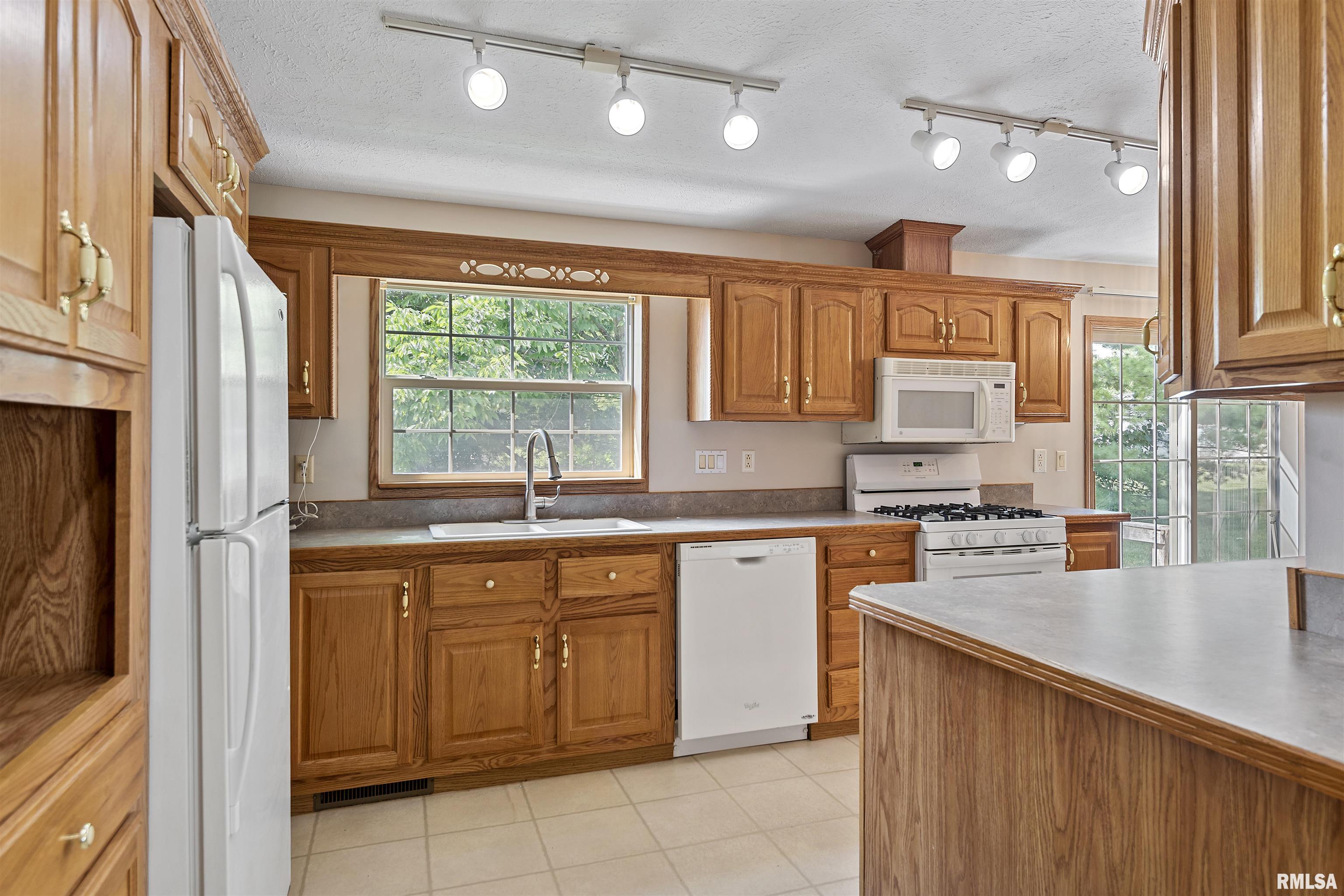 2800 Vía Rosso Springfield, IL 62703 - Photo 16 of 37