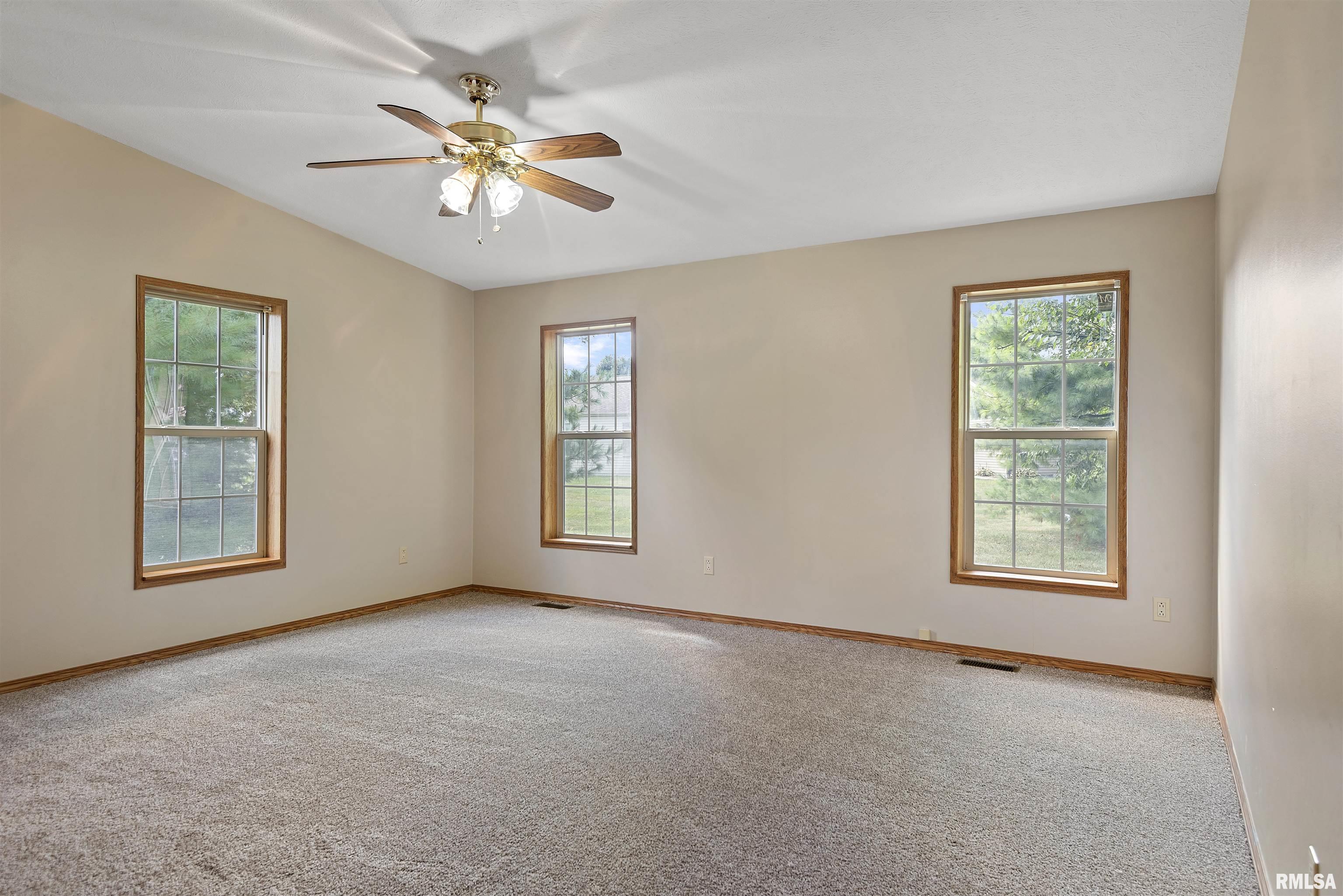 2800 Vía Rosso Springfield, IL 62703 - Photo 18 of 37