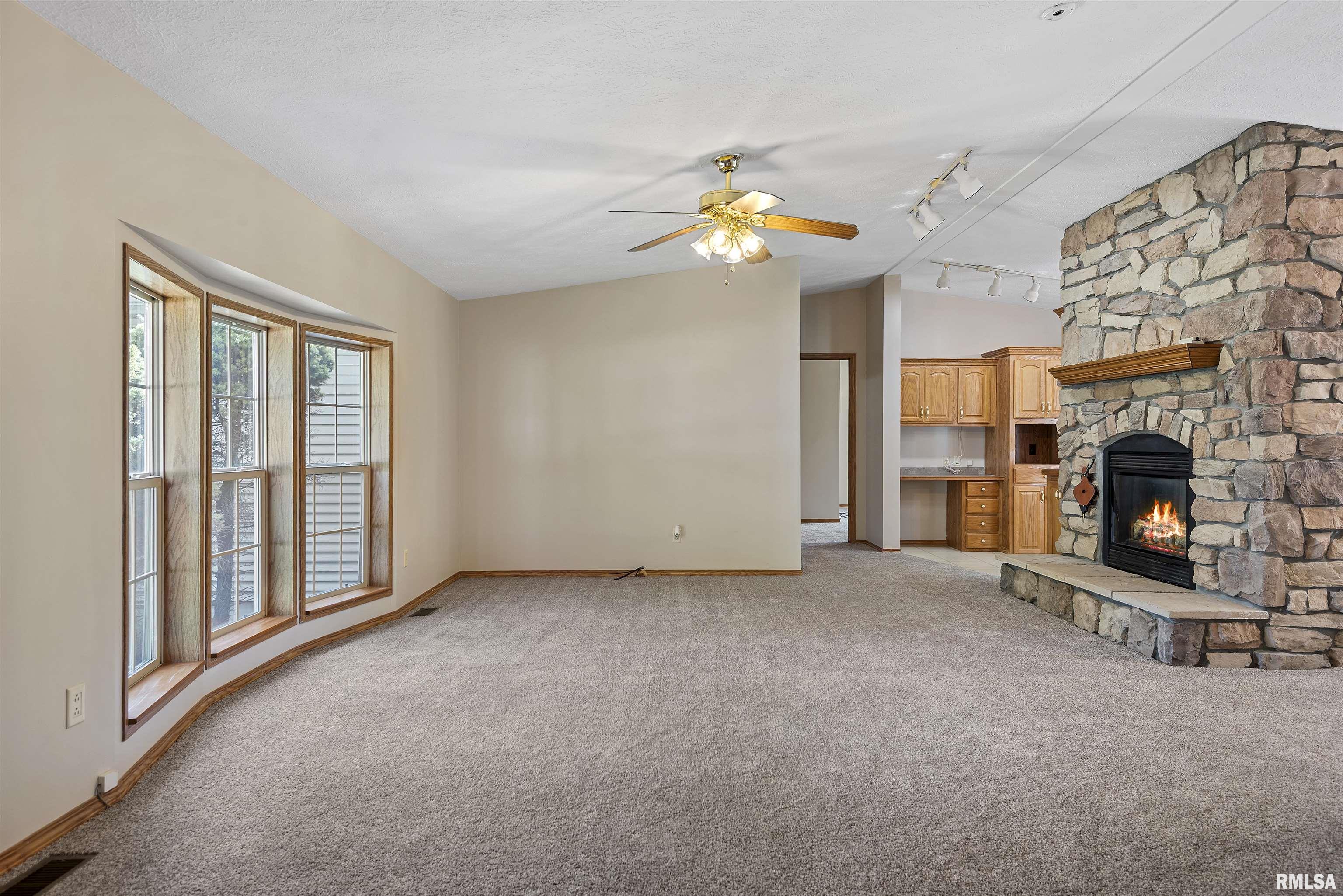 2800 Vía Rosso Springfield, IL 62703 - Photo 5 of 37