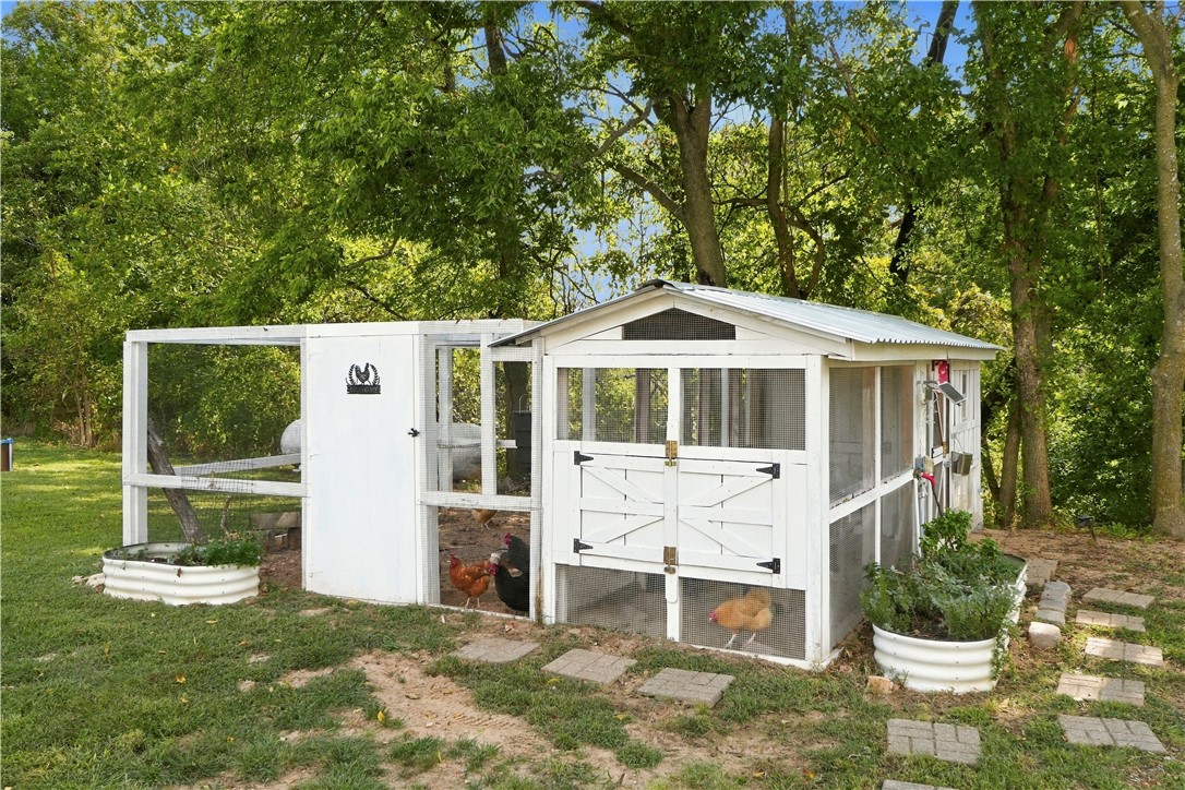 8800 Fred Austin Road Decatur, AR 72722 - Photo 43 of 60 Predator proof chicken coop out back