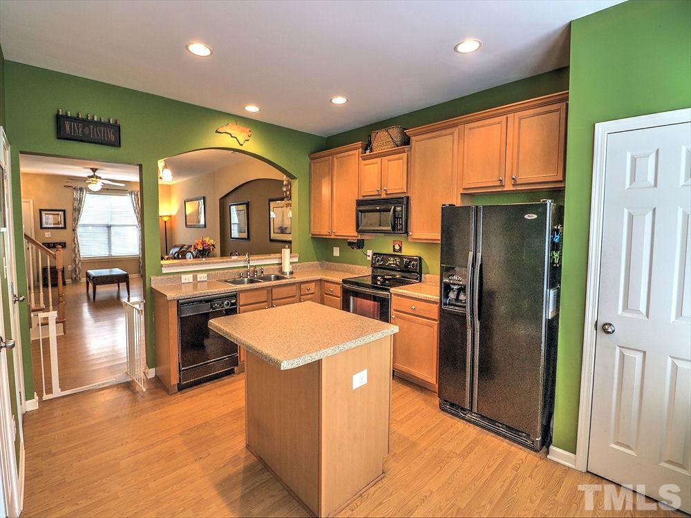 8978 Camden Park Drive Raleigh, NC 27613 - Photo 4 of 18