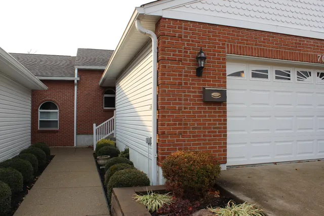 $299,900 | 706 Three Mile Ridge, Lawrenceburg, IN 47025