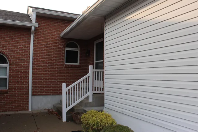 $299,900 | 706 Three Mile Ridge, Lawrenceburg, IN 47025