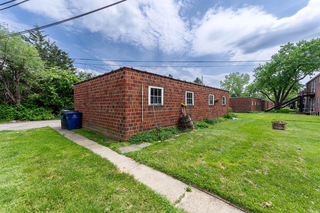 846 Kenwick Road, Unit 852 Columbus, OH 43209 - Photo 34 of 34 Garages