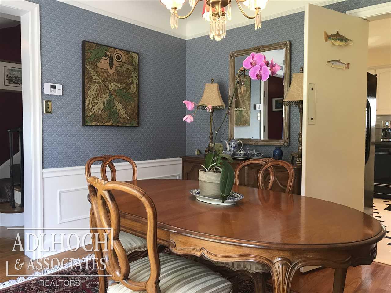 734 Pemberton Road Grosse Pointe, MI 48230 - Photo 9 of 23 31327842-8.JPG