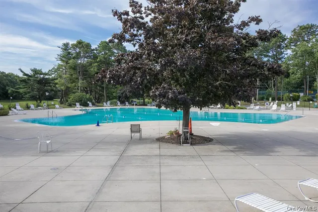 $449,000 | 586 Blue Ridge Drive, Medford, NY 11763