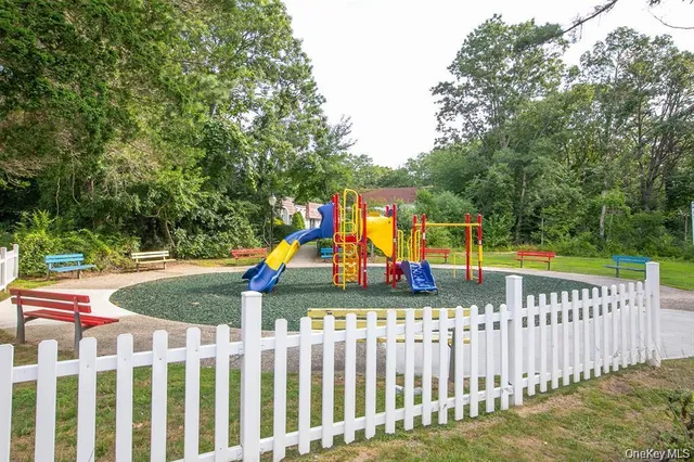 $449,000 | 586 Blue Ridge Drive, Medford, NY 11763