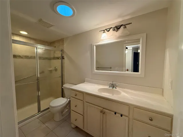 $449,000 | 586 Blue Ridge Drive, Medford, NY 11763