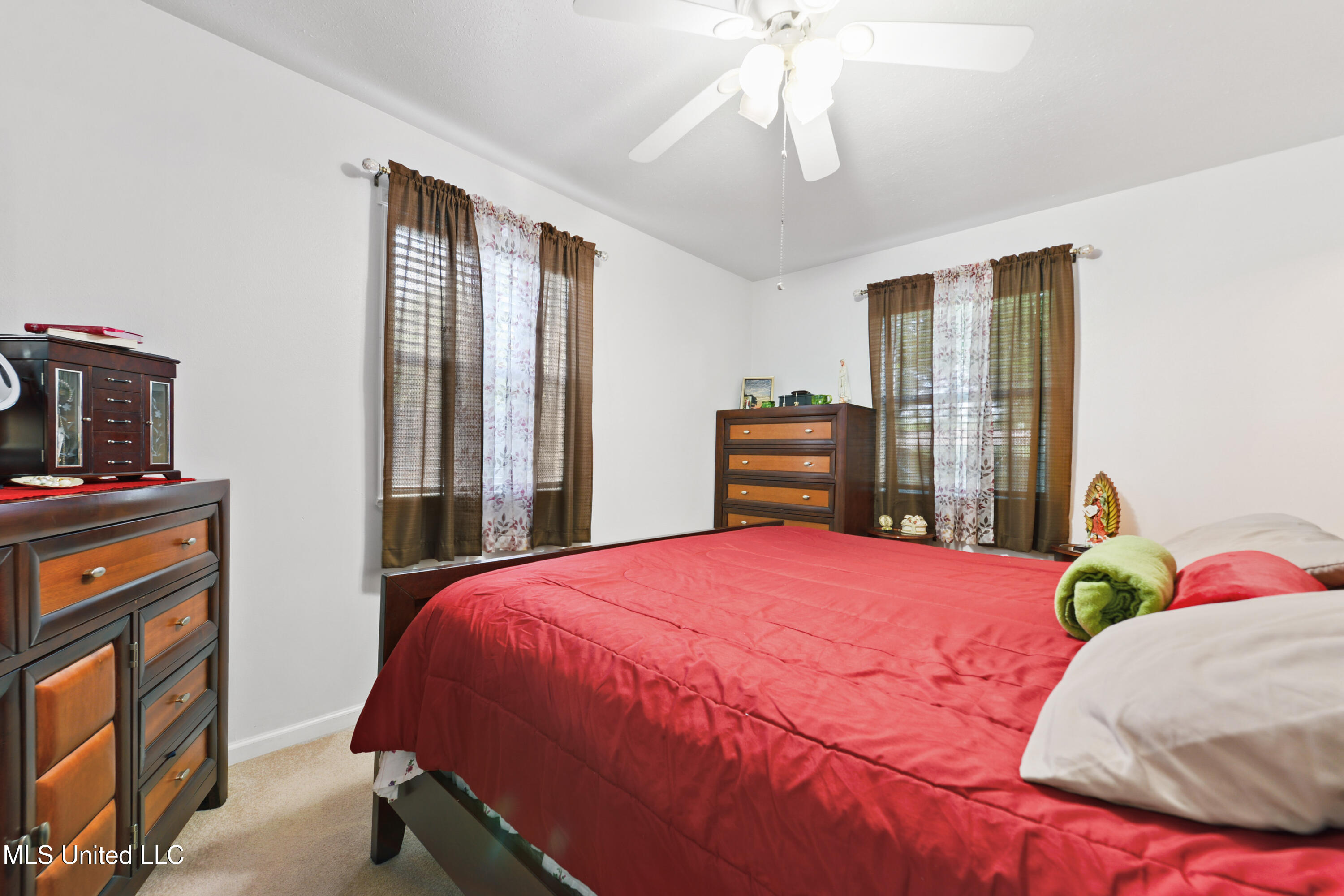 3717 Warwick Street Pascagoula, MS 39581 - Photo 8 of 15 Primary Bedroom