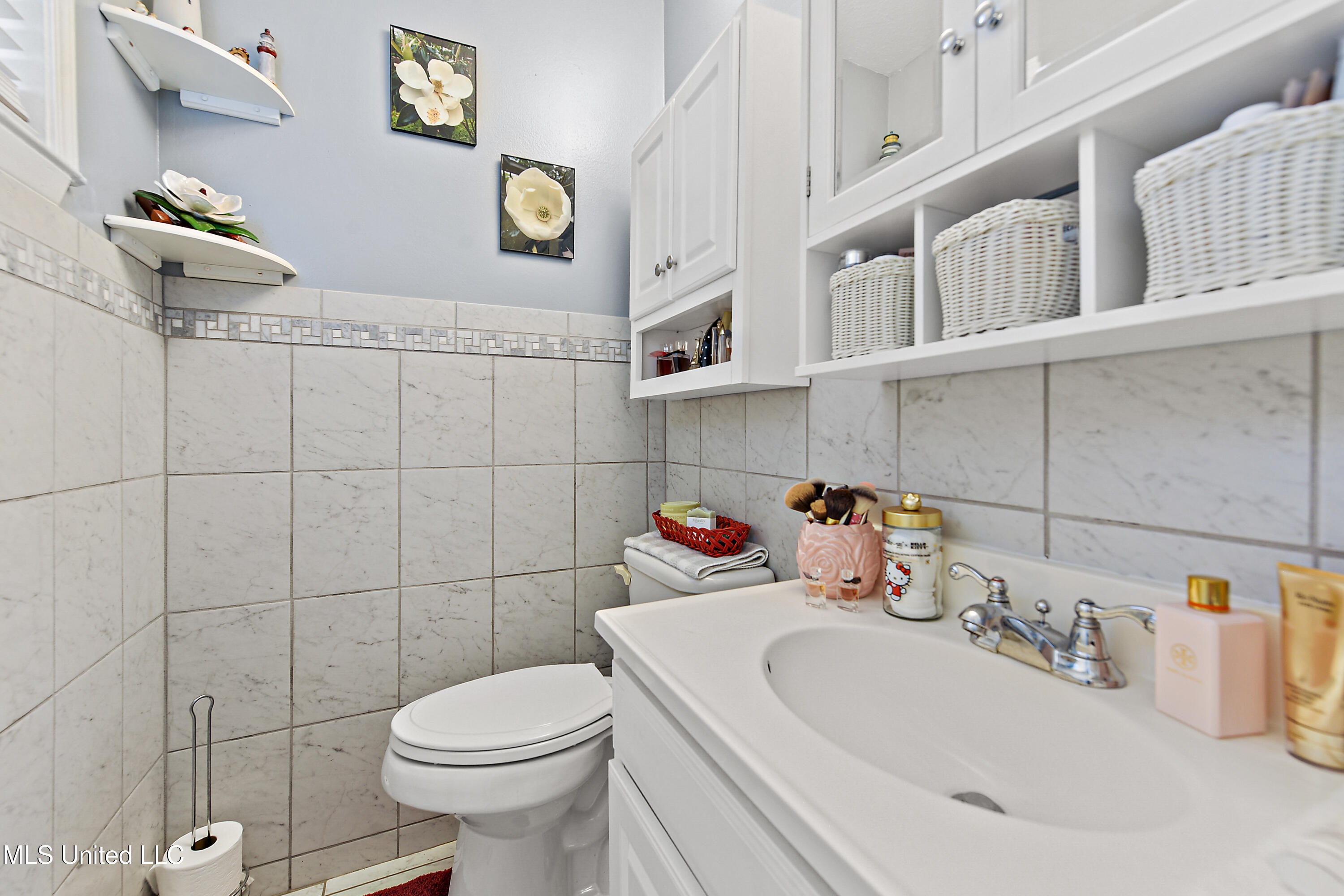 3717 Warwick Street Pascagoula, MS 39581 - Photo 9 of 15 Half Bath in Master