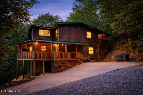 $899,990 | 2202 Applewood Road, Sevierville, TN 37862