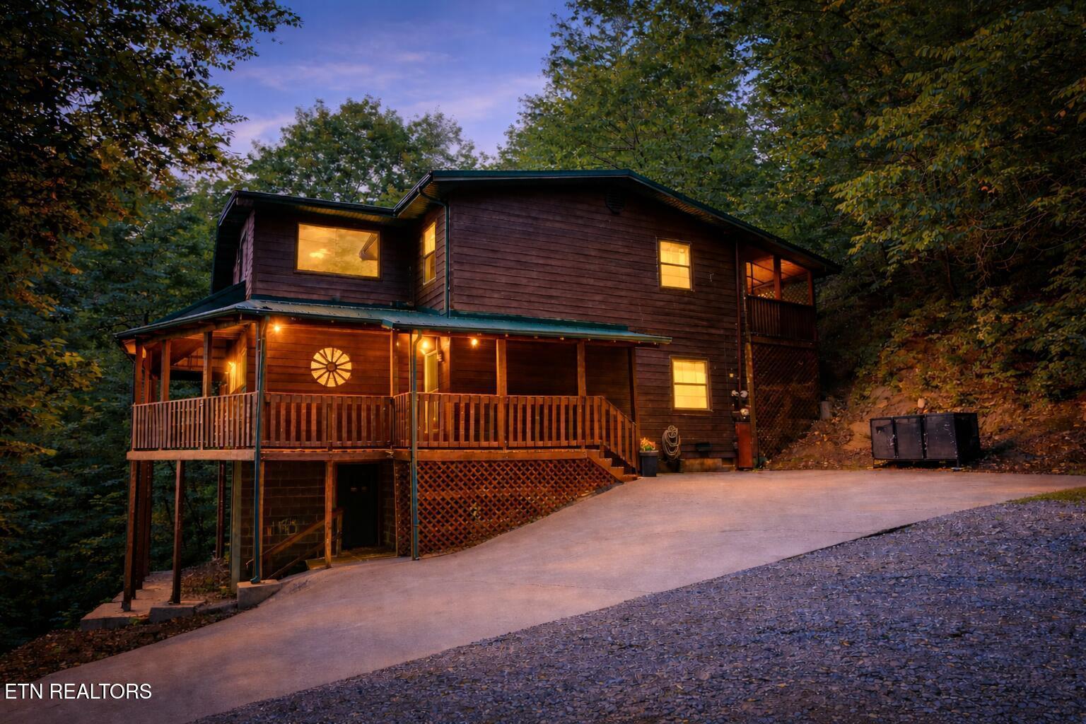 2202 Applewood Road Sevierville, TN 37862 - Photo 1 of 28 beyc69bb065a42163