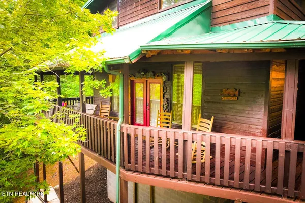 $899,900 | 2202 Applewood Road, Sevierville, TN 37862