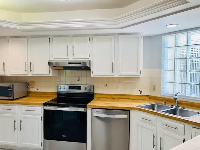 $2,950 | 4300 Hazel Avenue, Unit C, Palm Beach Gardens, FL 33410