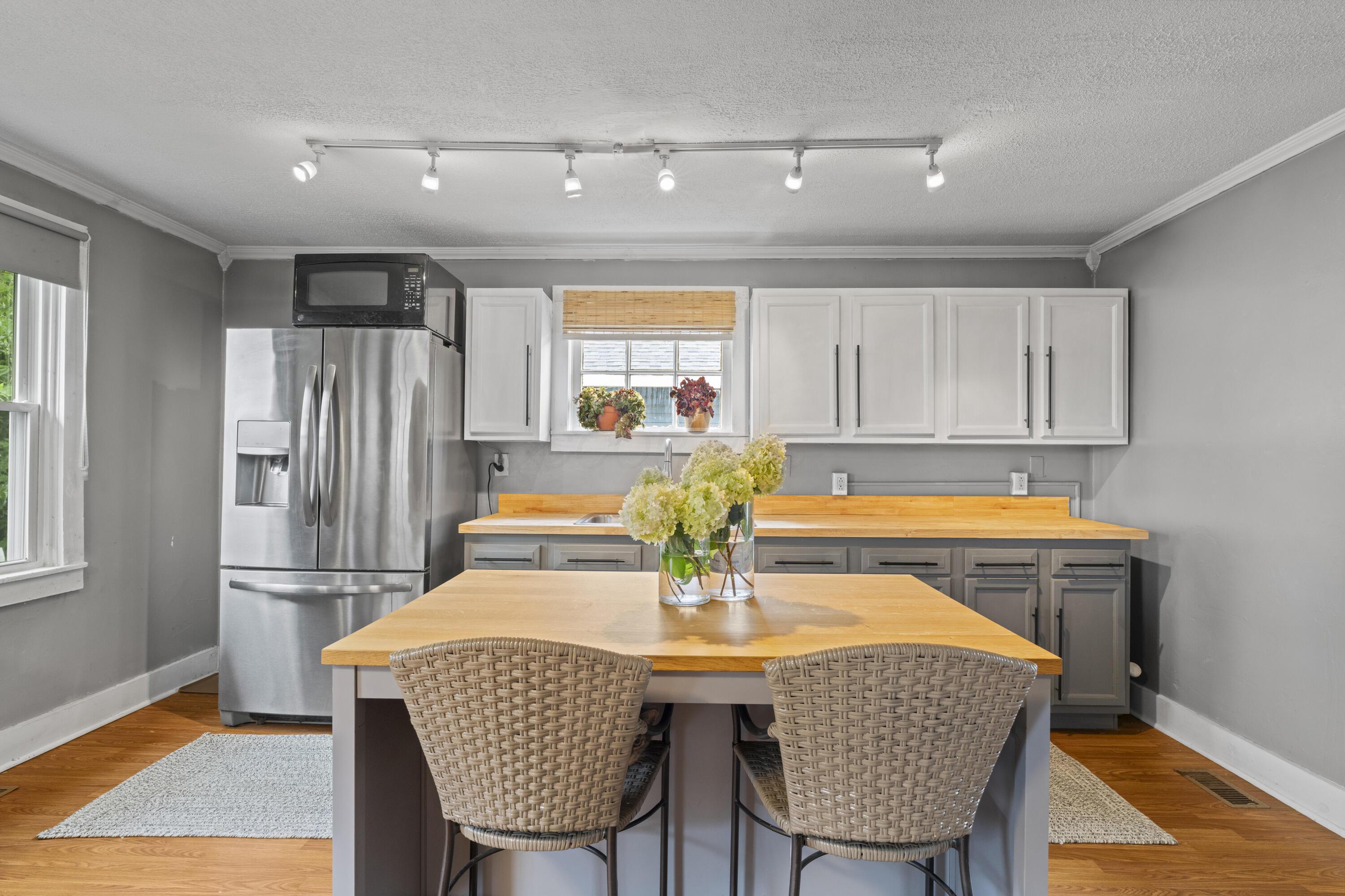 1815 Broadway Street Springfield, OH 45504 - Photo 13 of 42 Kitchen