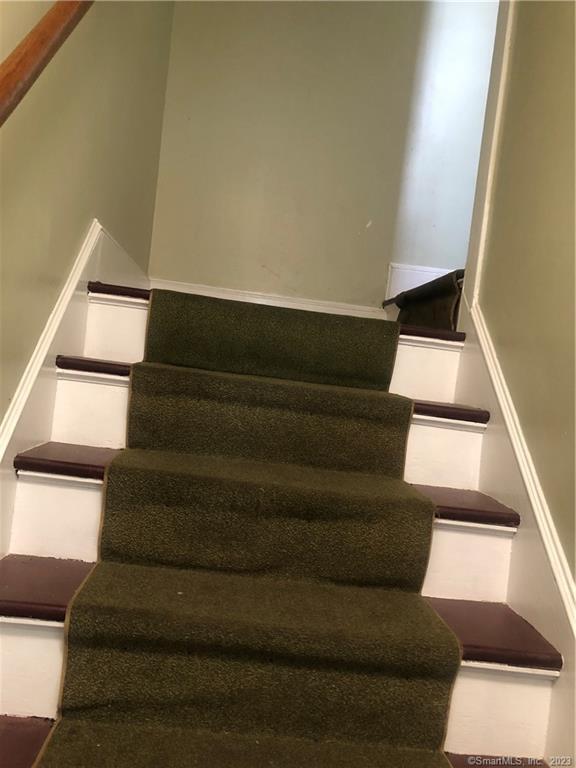 132 Grand Street, Unit 2 Middletown, CT 06457 - Photo 3 of 10 Two flights to 2floor -#1