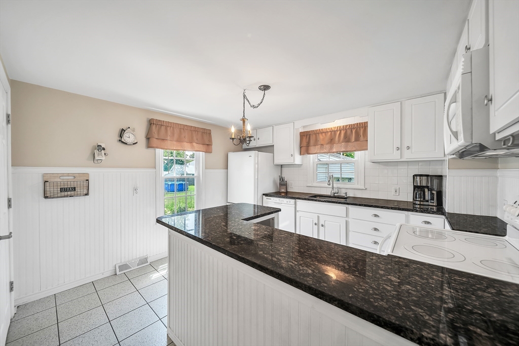 51 Barrington Road Longmeadow, MA 01106 - Photo 7 of 36