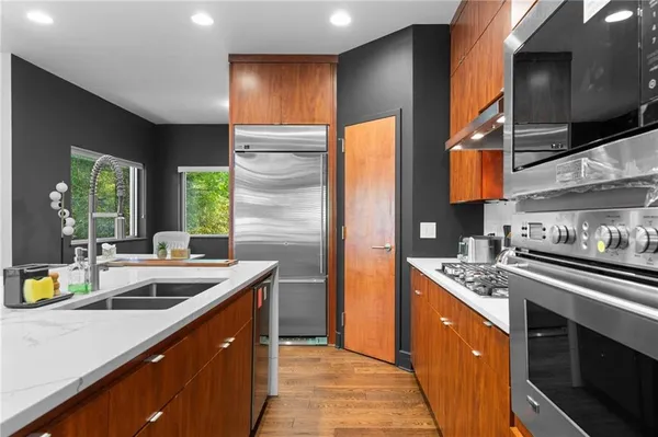 $1,695,000 | 1960 Tall Tree Drive Northeast, Atlanta, GA 30324