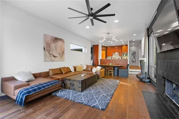 $1,695,000 | 1960 Tall Tree Drive Northeast, Atlanta, GA 30324