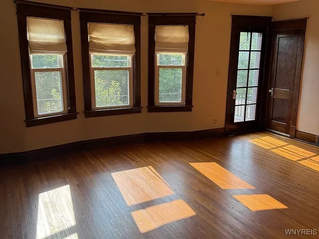 $1,900 | 300 North Park Avenue, Unit AVENUE, Buffalo, NY 14216