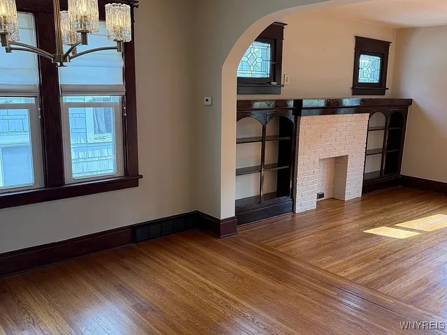 $1,900 | 300 North Park Avenue, Unit AVENUE, Buffalo, NY 14216