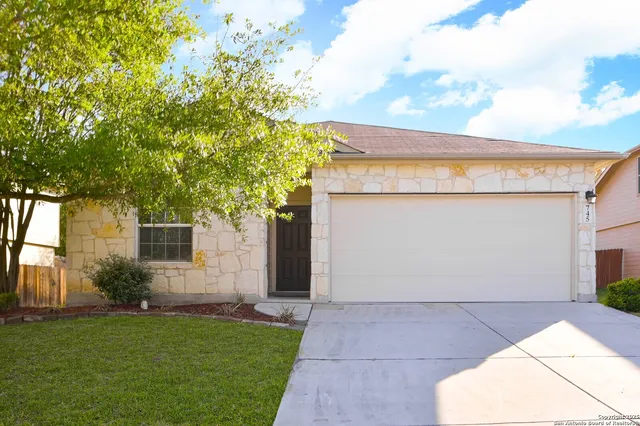$249,900 | 745 Hollow Ridge, Schertz, TX 78108
