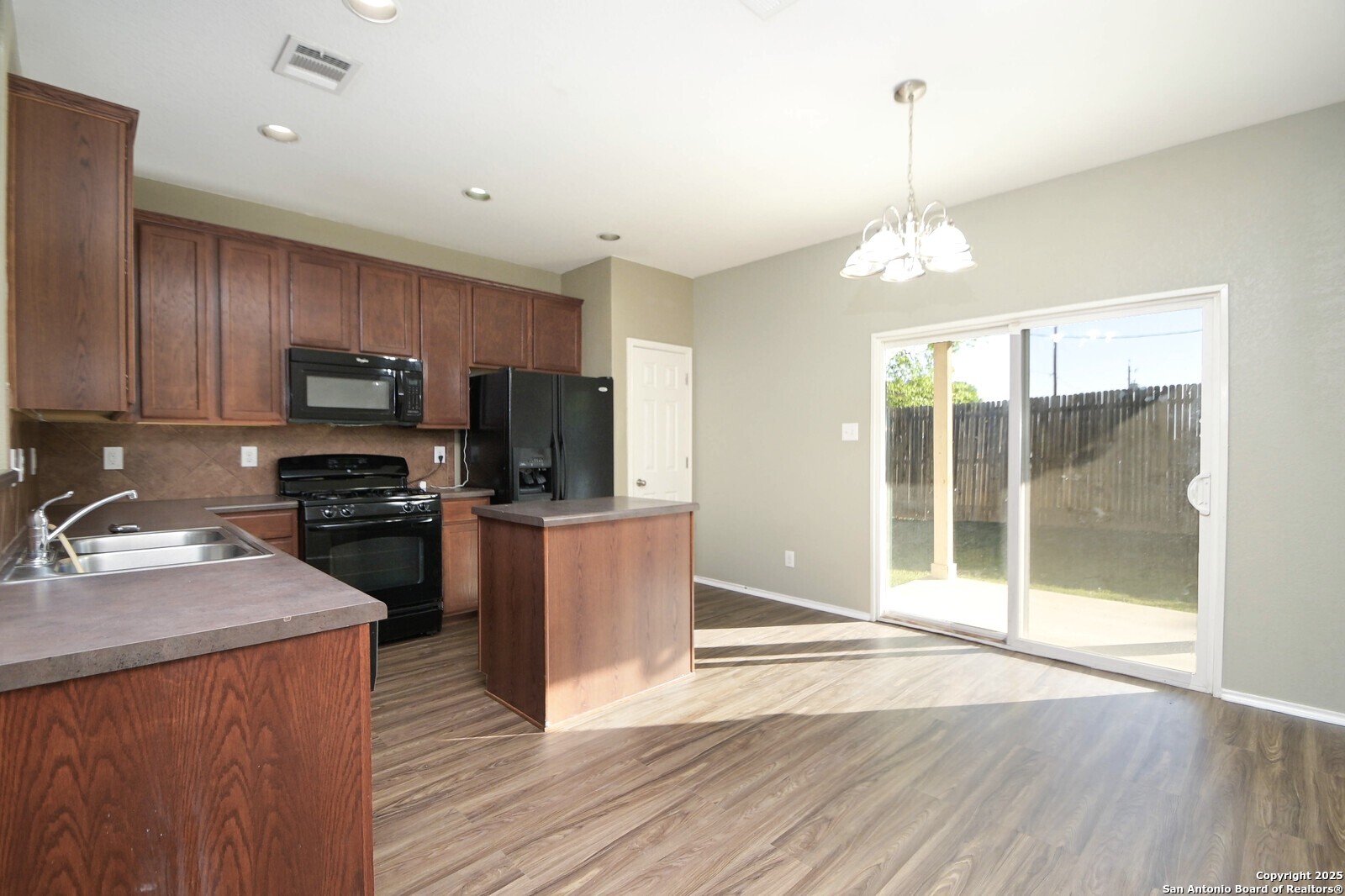 745 Hollow Ridge Schertz, TX 78108 - Photo 5 of 15