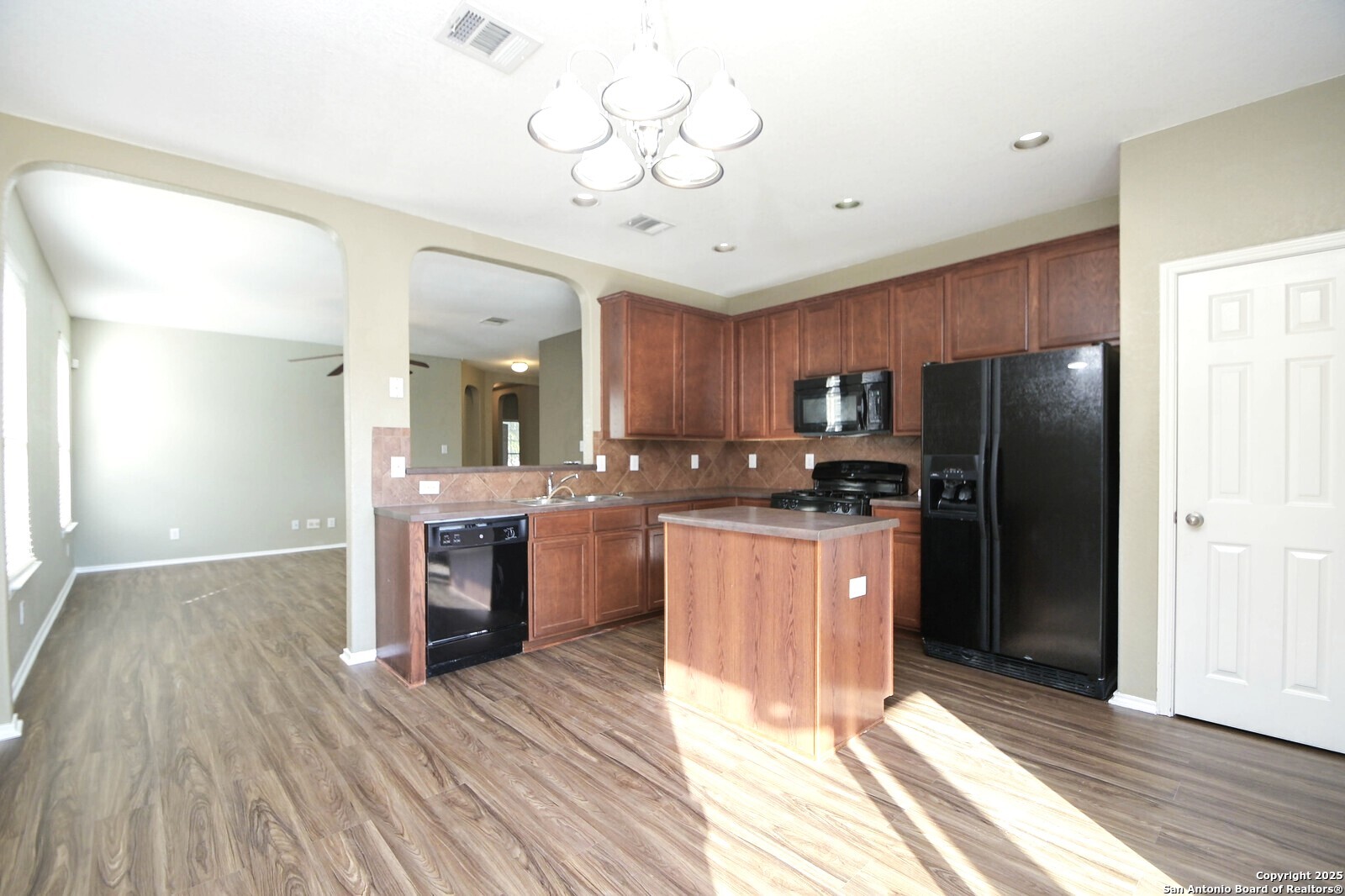 745 Hollow Ridge Schertz, TX 78108 - Photo 6 of 15