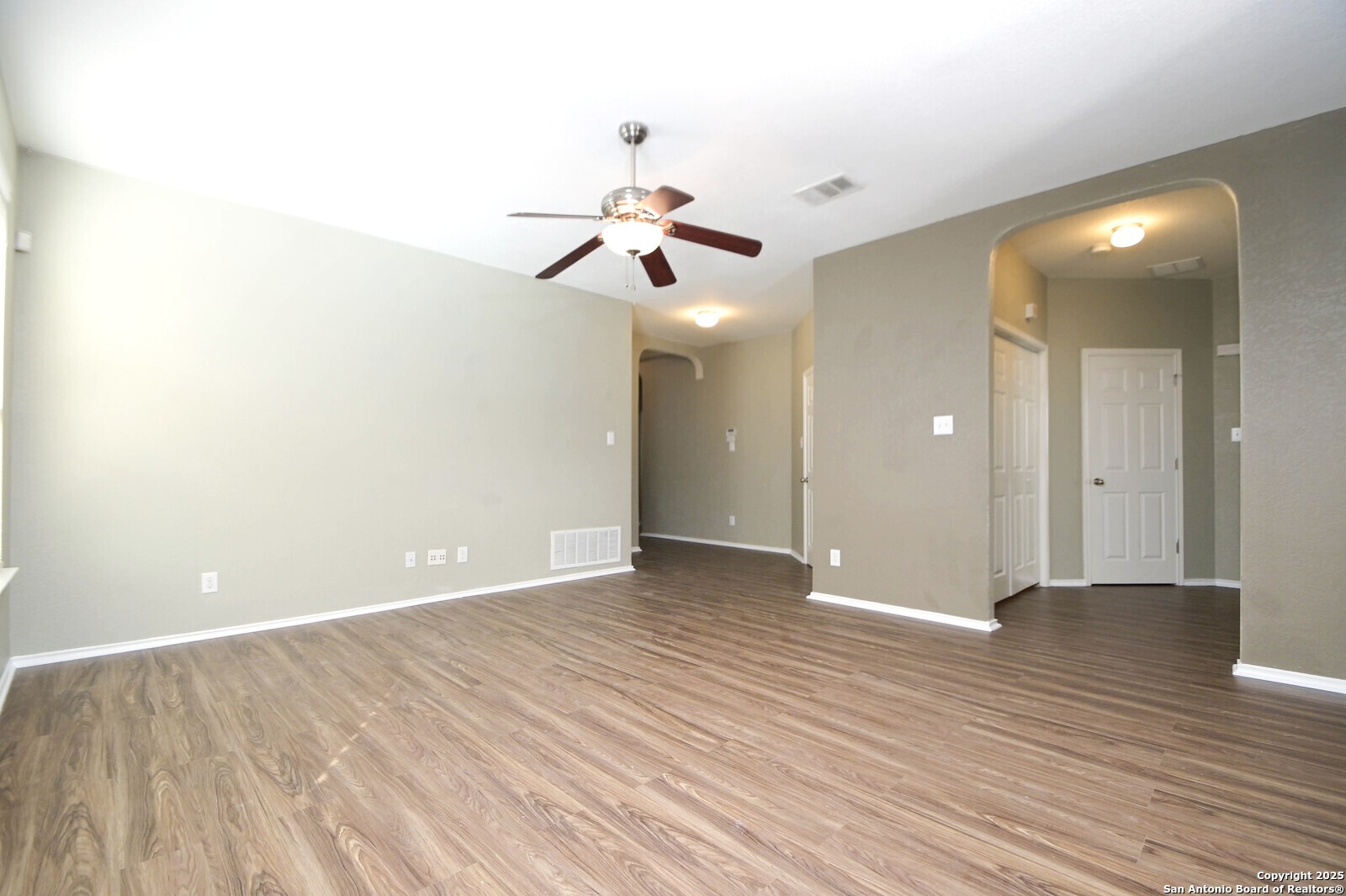 745 Hollow Ridge Schertz, TX 78108 - Photo 10 of 15