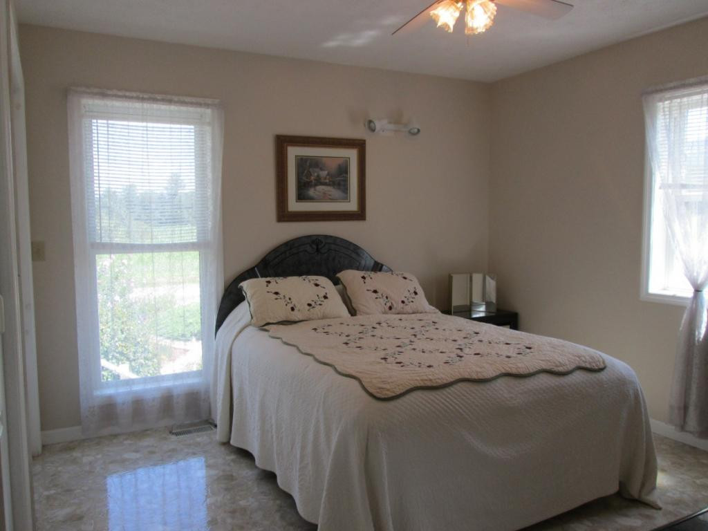 1120 Reece Hill Road Mountain City, TN 37683 - Photo 18 of 36 Bedroom 3