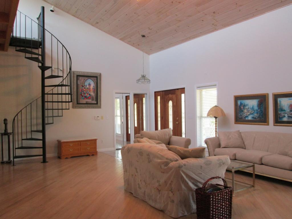 1120 Reece Hill Road Mountain City, TN 37683 - Photo 4 of 36 Living room wstairs to loft