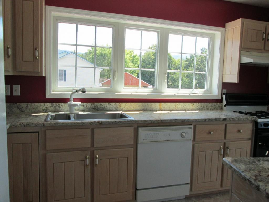 1120 Reece Hill Road Mountain City, TN 37683 - Photo 7 of 36 Kitchen wwindows