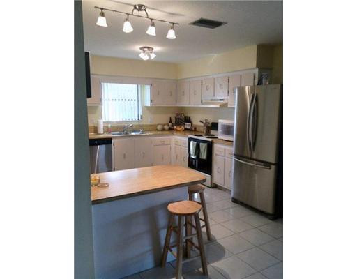 4549 Baldric Street Boca Raton, FL 33428 - Photo 3 of 22 Kitchen