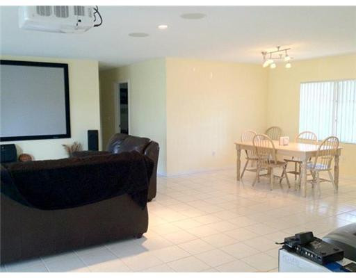 4549 Baldric Street Boca Raton, FL 33428 - Photo 7 of 22 Family/Great Room
