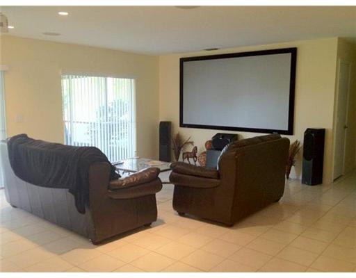 4549 Baldric Street Boca Raton, FL 33428 - Photo 8 of 22 Family/Great Room
