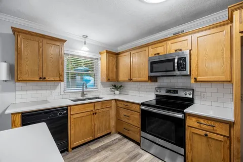 $265,000 | 421 South 1st Street, Krum, TX 76249
