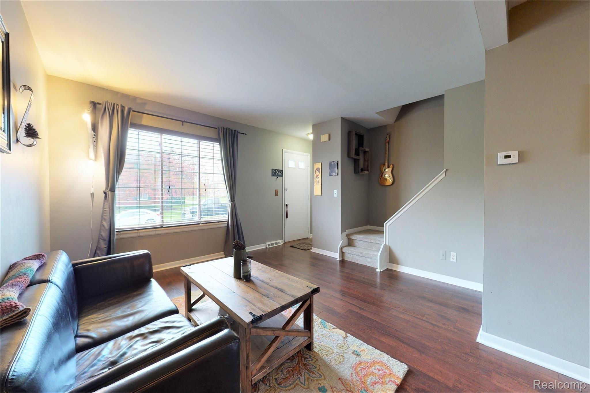 406 Baldwin Avenue Rochester, MI 48307 - Photo 6 of 28 Living Room5.jpg
