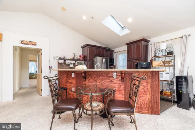 a view of a livingroom with workspace