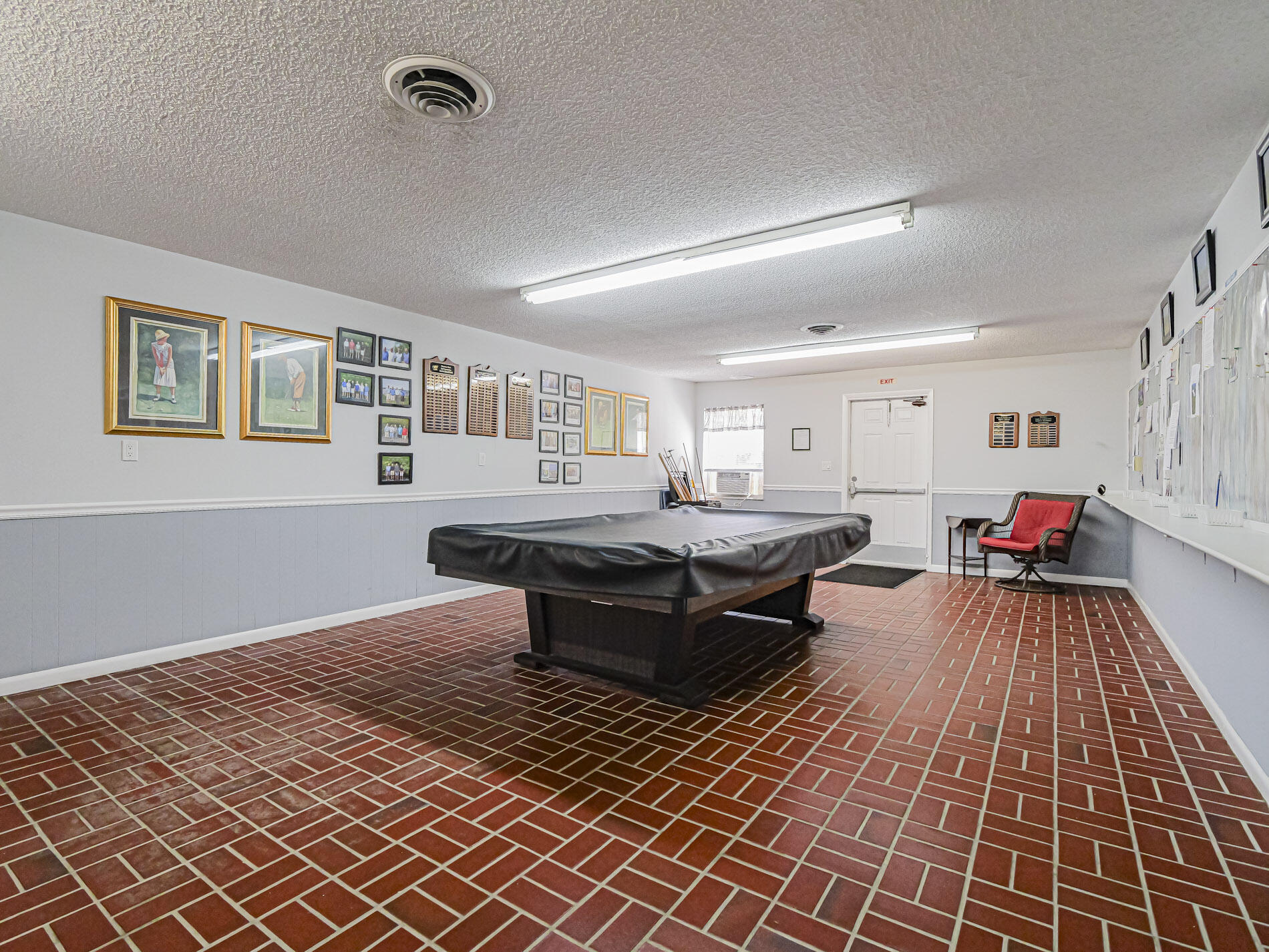 1987 Southwest Palm City Road, Unit BLDG 45 D Stuart, FL 34994 - Photo 37 of 49 a living room with furniture
