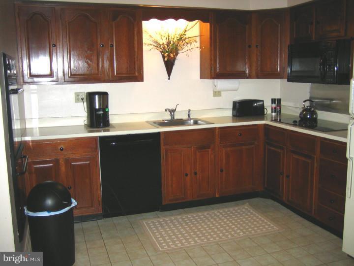 512 Brookhaven Road Wallingford, PA 19086 - Photo 13 of 23 Kitchen