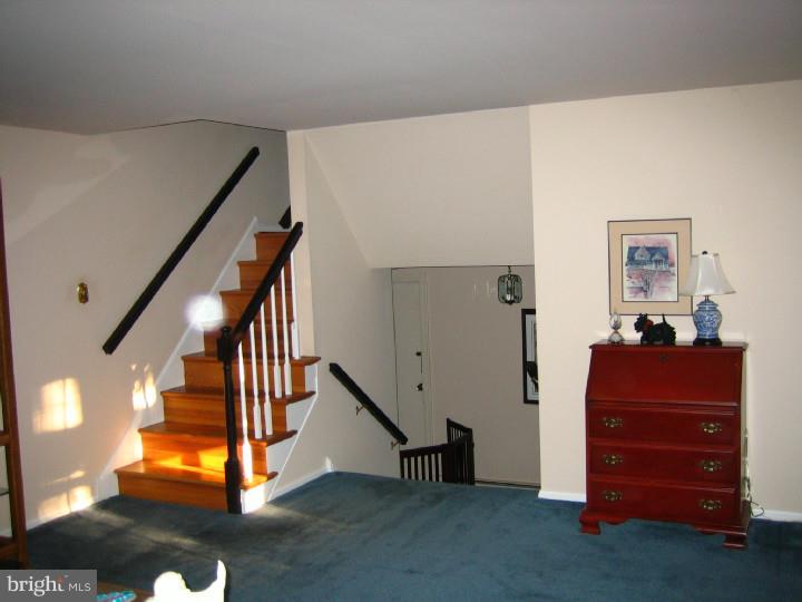 512 Brookhaven Road Wallingford, PA 19086 - Photo 10 of 23 Living Room