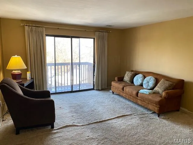 $99,000 | 1021 Adworth Drive, Unit J, St. Louis, MO 63125