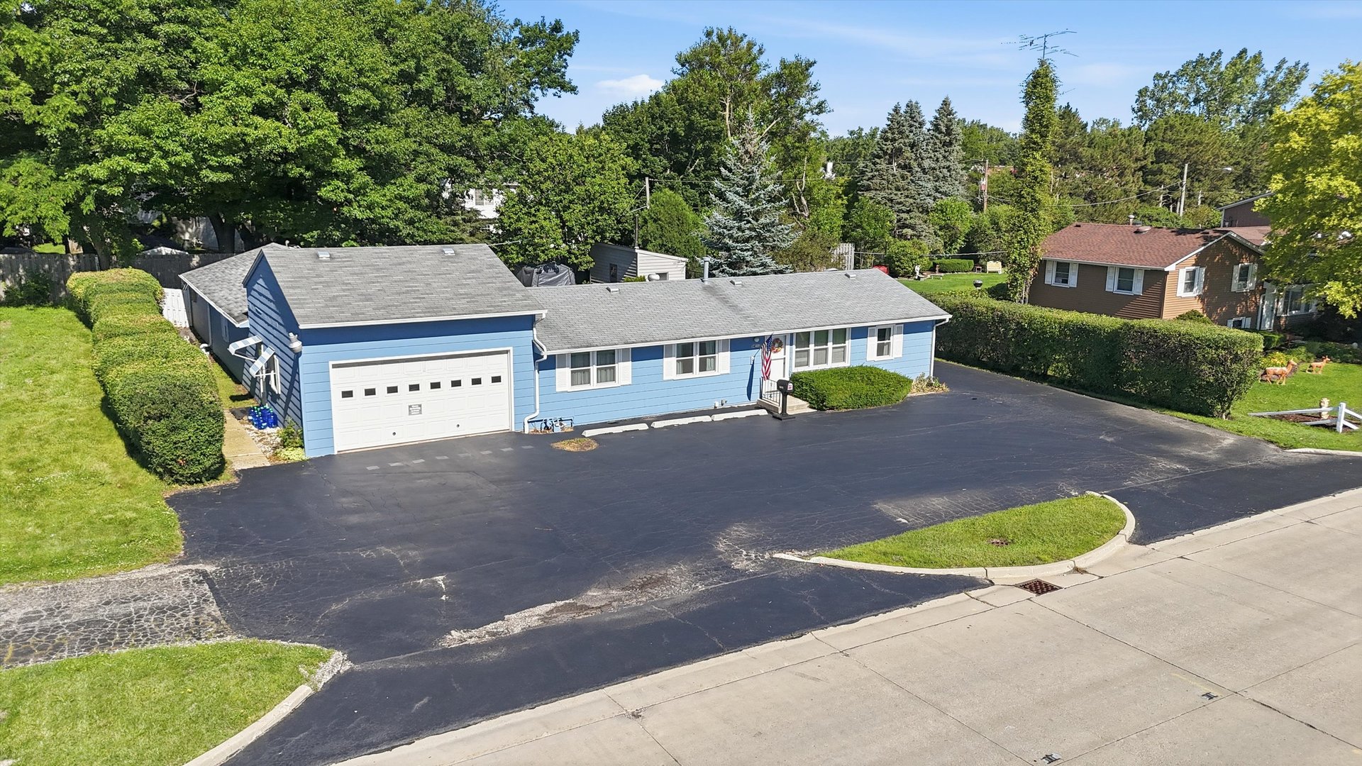 34112 North Barron Boulevard Grayslake, IL 60030 - Photo 1 of 48