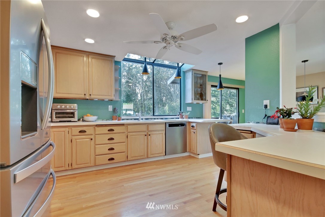16015 Southeast 166 Street Renton, WA 98058 - Photo 12 of 33 Gallery Image 12