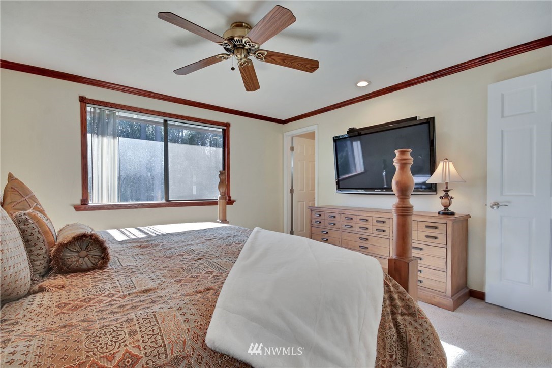 16015 Southeast 166 Street Renton, WA 98058 - Photo 14 of 33 Gallery Image 14