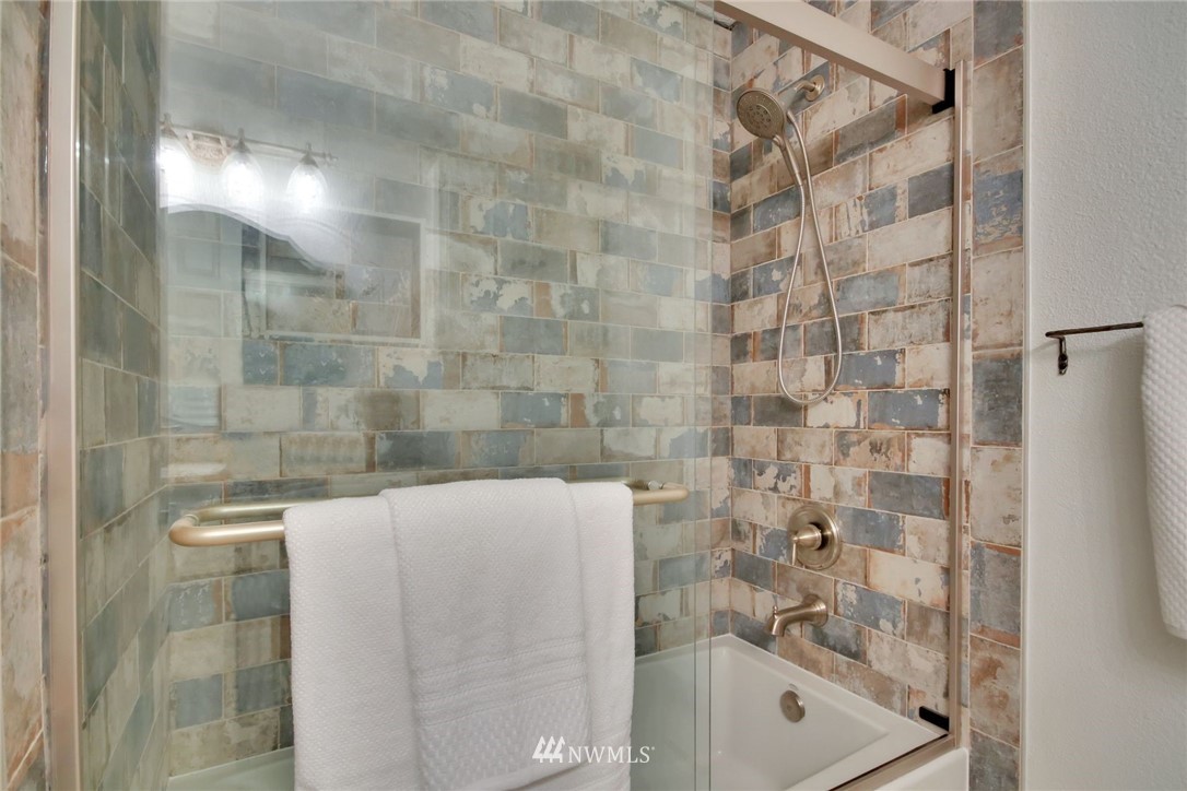 16015 Southeast 166 Street Renton, WA 98058 - Photo 19 of 33 Gallery Image 19